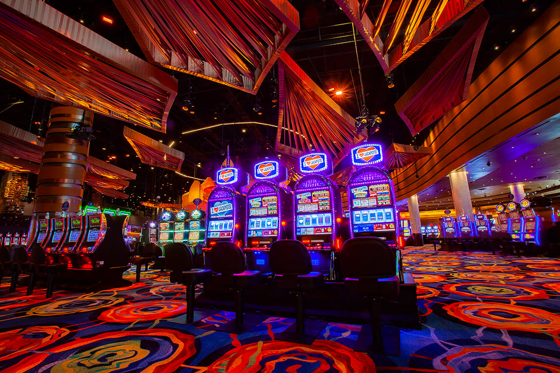 When Hitchhiking Is a Style of Play: Casino Players Who Always Trust the “Auto” Button